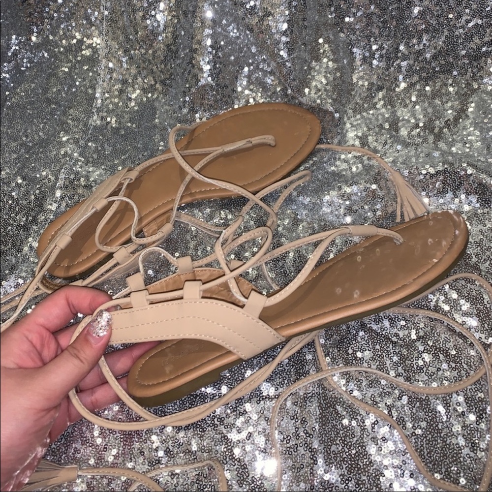 NUDE TIE UP FRINGE GLADIATOR SANDALS